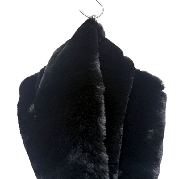 ISAAC MIZRAHI Live Black Faux Fur Scarf Plaid Satin Lining Evening Luxury NWOT - Picture 7 of 7